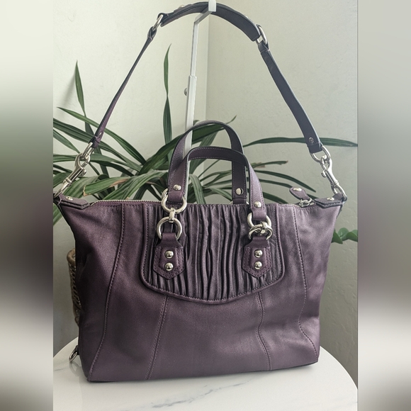 Vintage Coach Ruched Purple Leather Shoulder Bag. - Picture 4 of 16